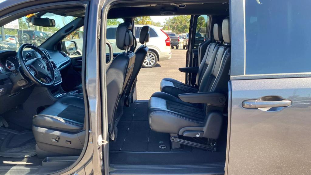 2019 Dodge Grand Caravan SXT photo 18