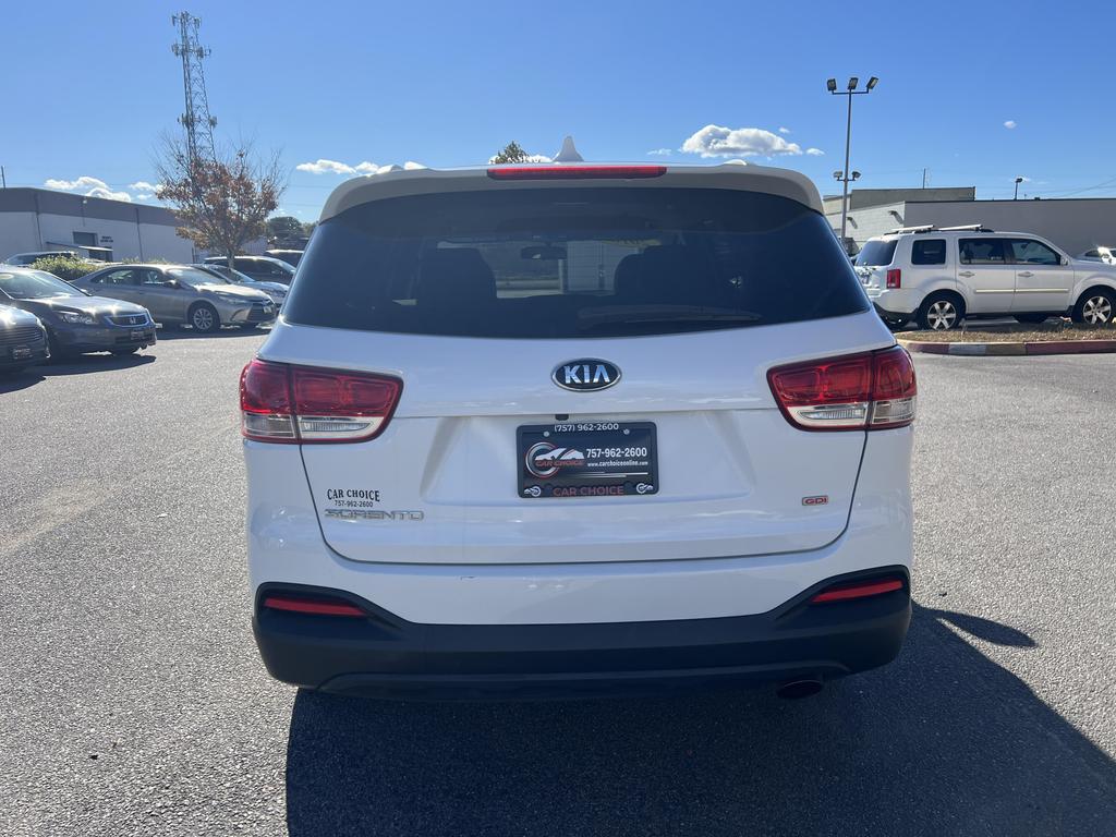 2018 Kia Sorento LX photo 9