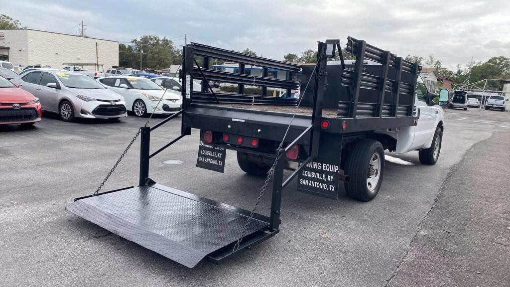 2006 Ford F-350 Super Duty Chassis Cab null photo 6