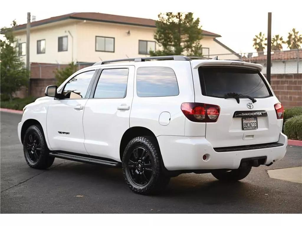 2019 Toyota Sequoia TRD Sport photo 6