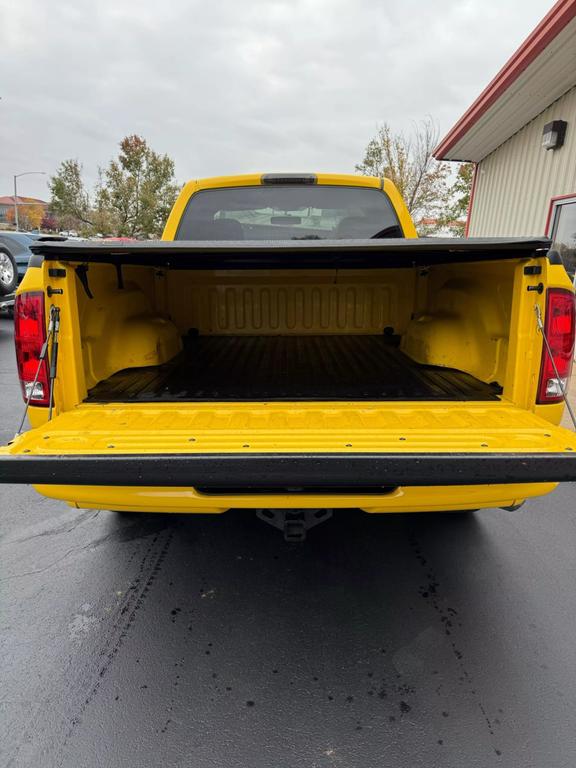 2004 Dodge Ram 1500 Pickup Laramie photo 13