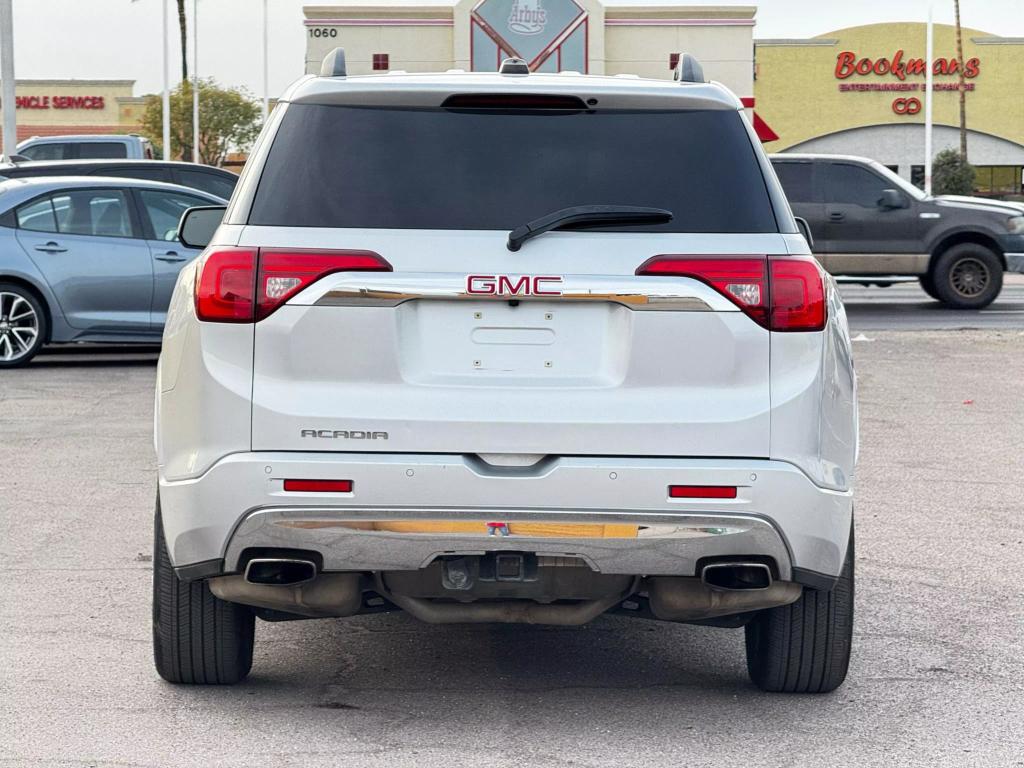 2019 GMC Acadia Denali photo 4