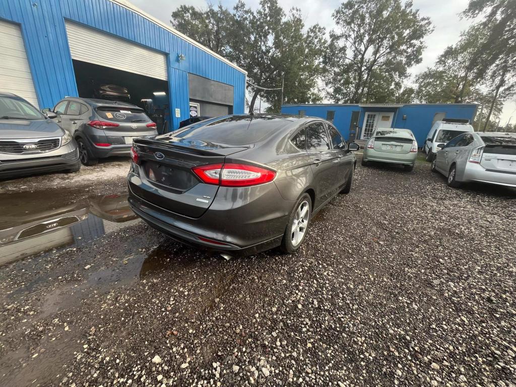 2016 Ford Fusion SE photo 6