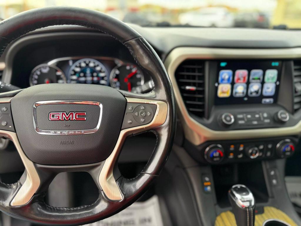 2019 GMC Acadia Denali photo 5