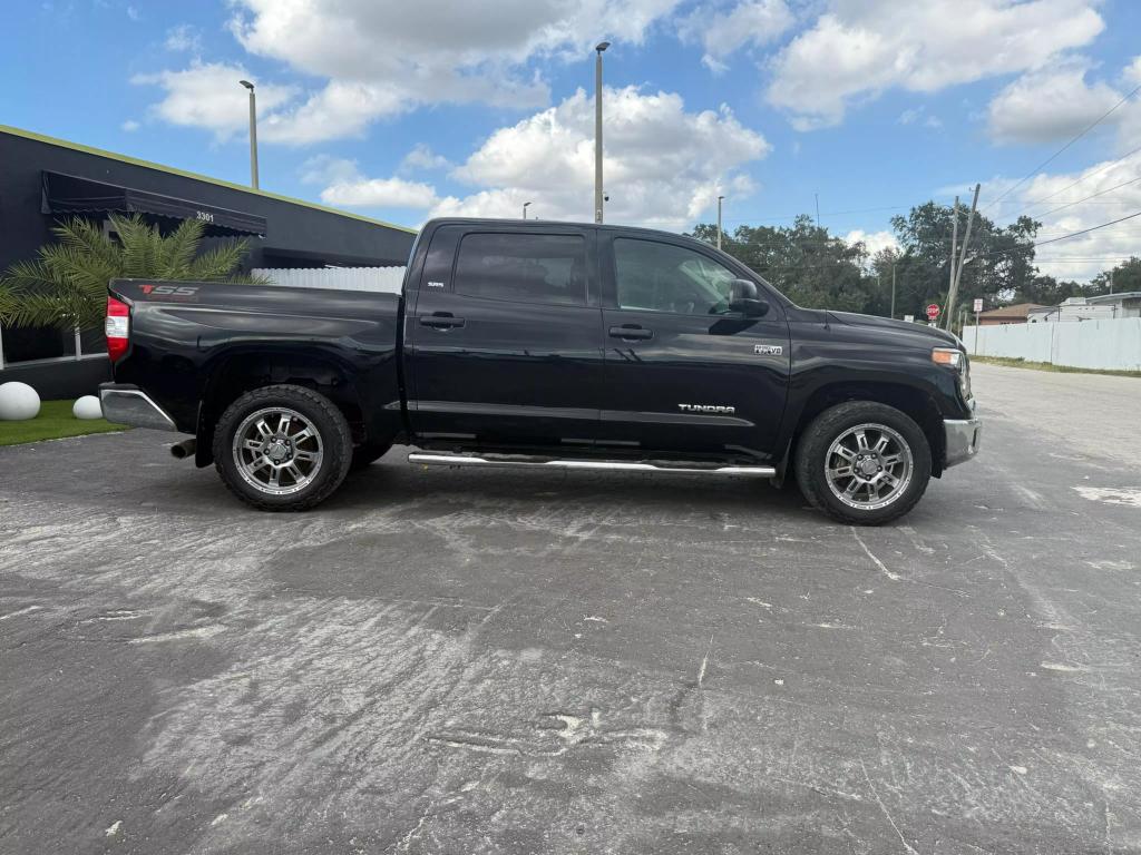 2018 Toyota Tundra SR5 photo 4