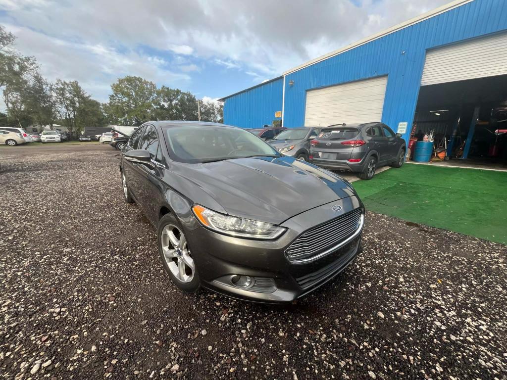 2016 Ford Fusion SE photo 4