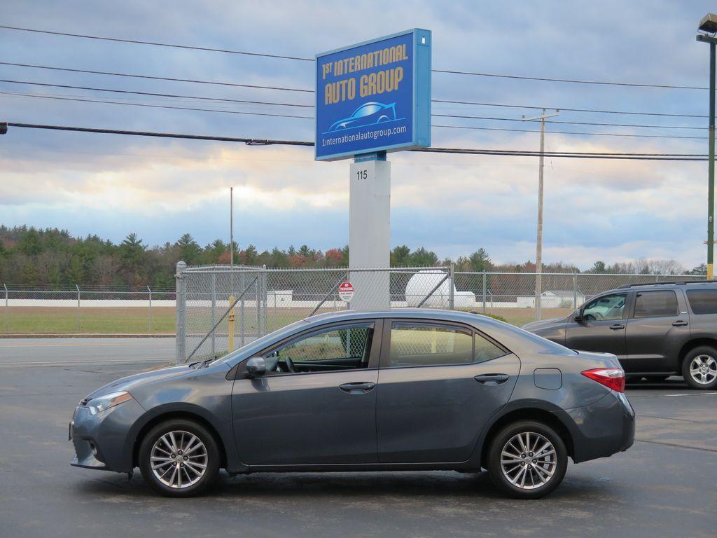 2015 Toyota Corolla LE Premium photo 4