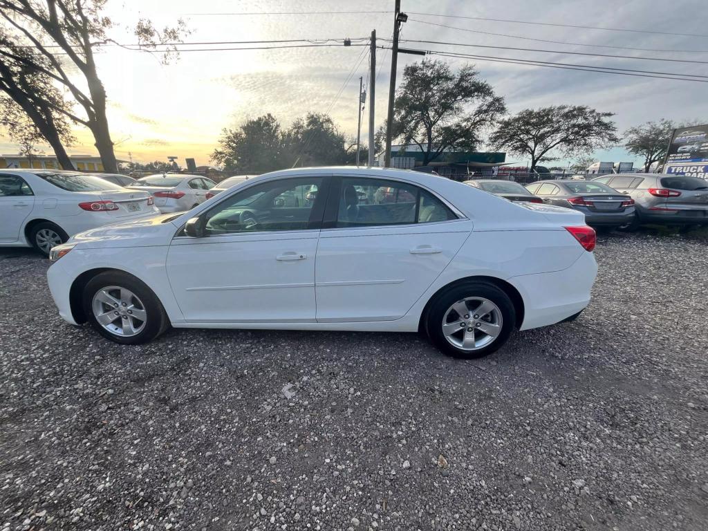 2015 Chevrolet Malibu 1LS photo 9