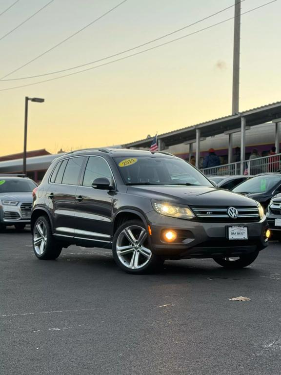 2014 Volkswagen Tiguan S photo 2