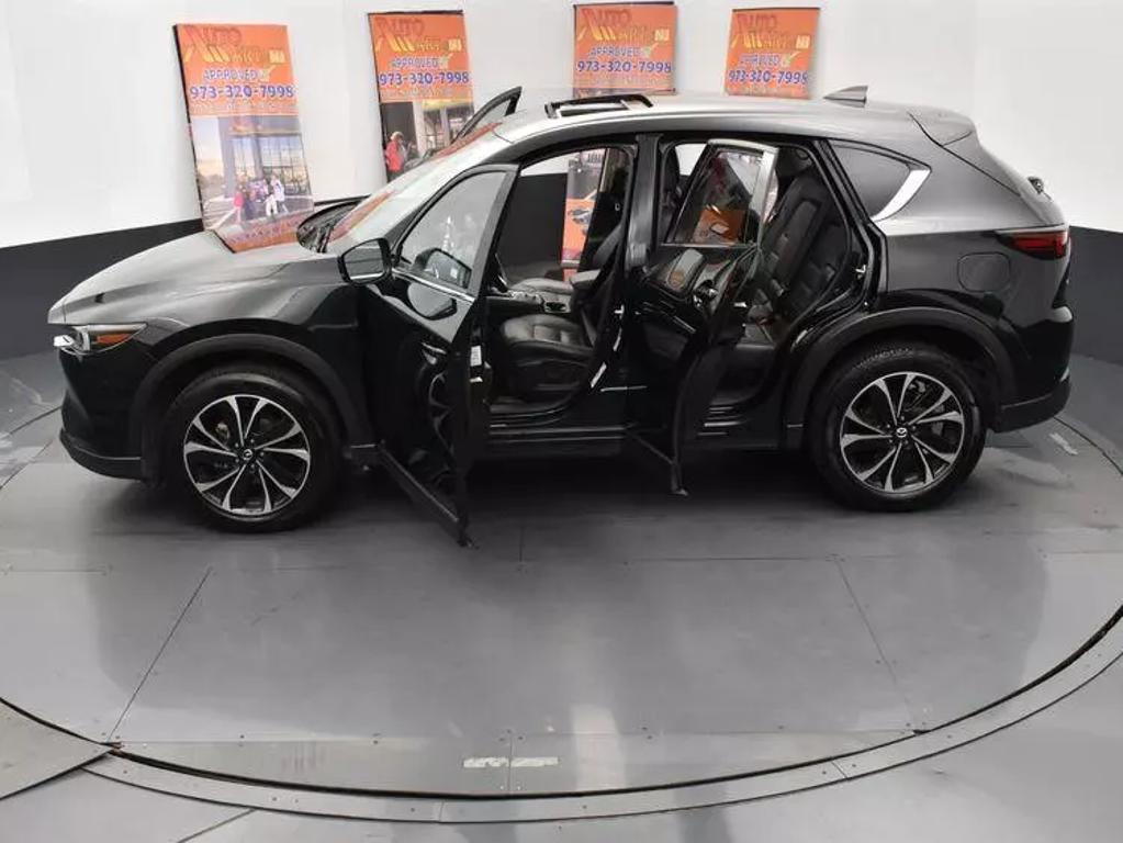 2023 Mazda CX-5 S Premium package photo 7