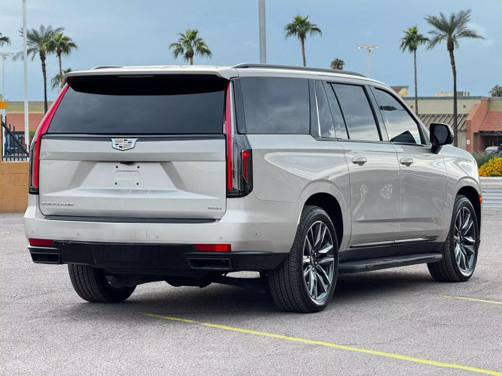 2022 Cadillac Escalade ESV Sport Platinum photo 4