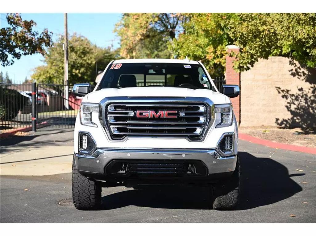 2019 GMC Sierra 1500 SLT photo 2