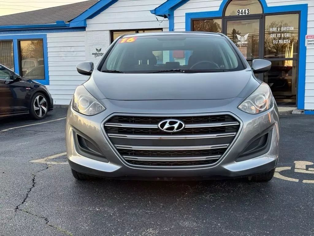 Used 2016 Hyundai Elantra GT Base with VIN KMHD35LH2GU318885 for sale in West Chester, OH