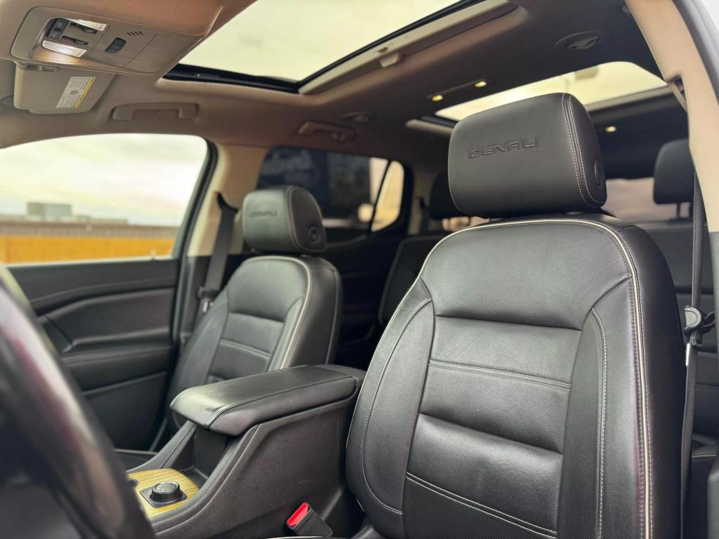 2019 GMC Acadia Denali photo 9