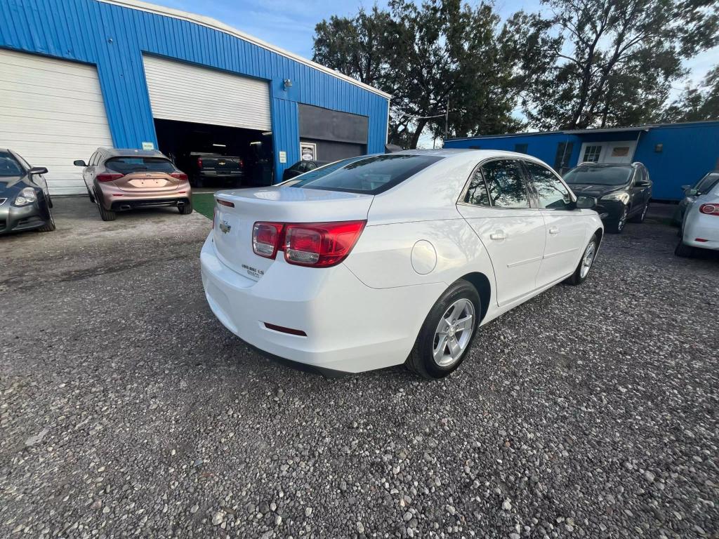 2015 Chevrolet Malibu 1LS photo 6