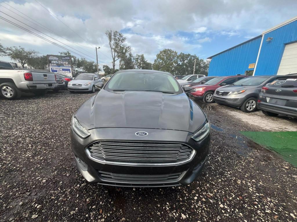 2016 Ford Fusion SE photo 3