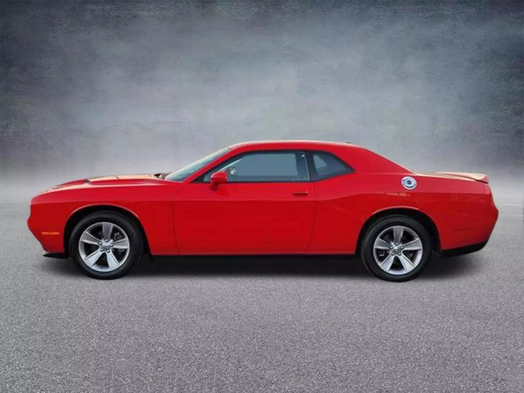 2021 Dodge Challenger SXT photo 4