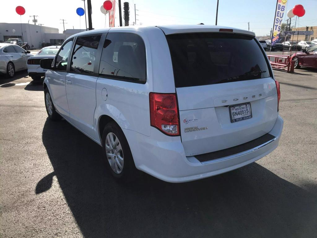 2018 Dodge Grand Caravan SE photo 3