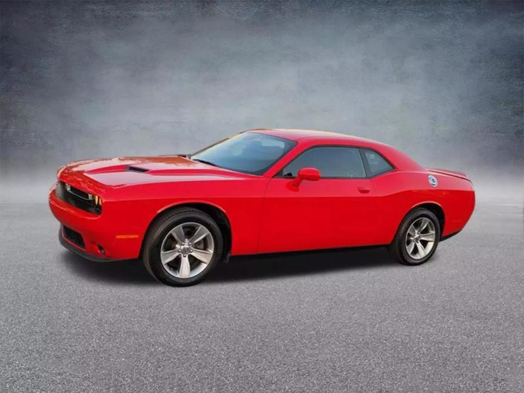 2021 Dodge Challenger SXT photo 2