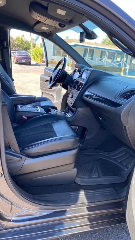 2019 Dodge Grand Caravan SXT photo 17