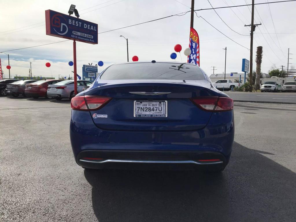 2016 Chrysler 200 Limited photo 4