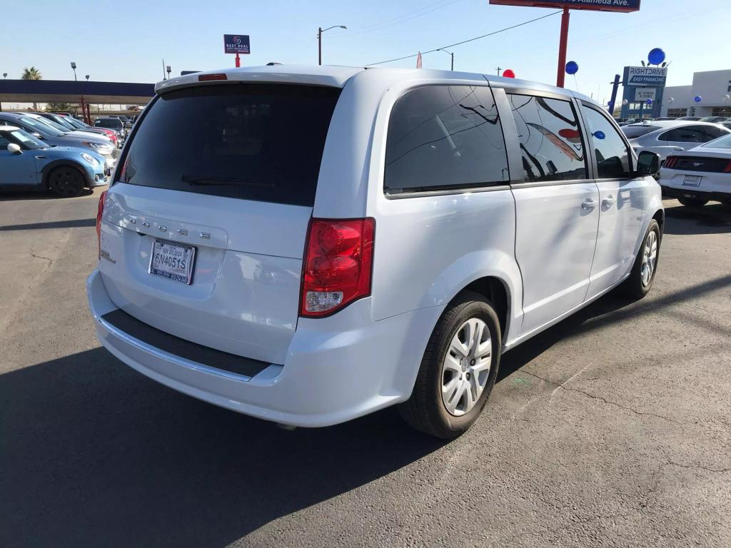 2018 Dodge Grand Caravan SE photo 5