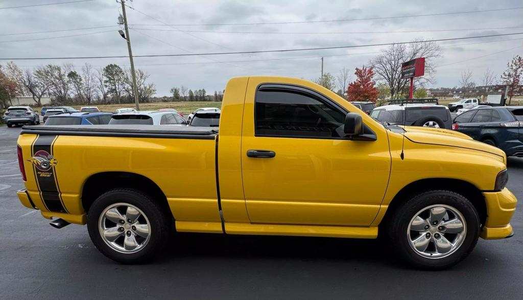 2004 Dodge Ram 1500 Pickup Laramie photo 4