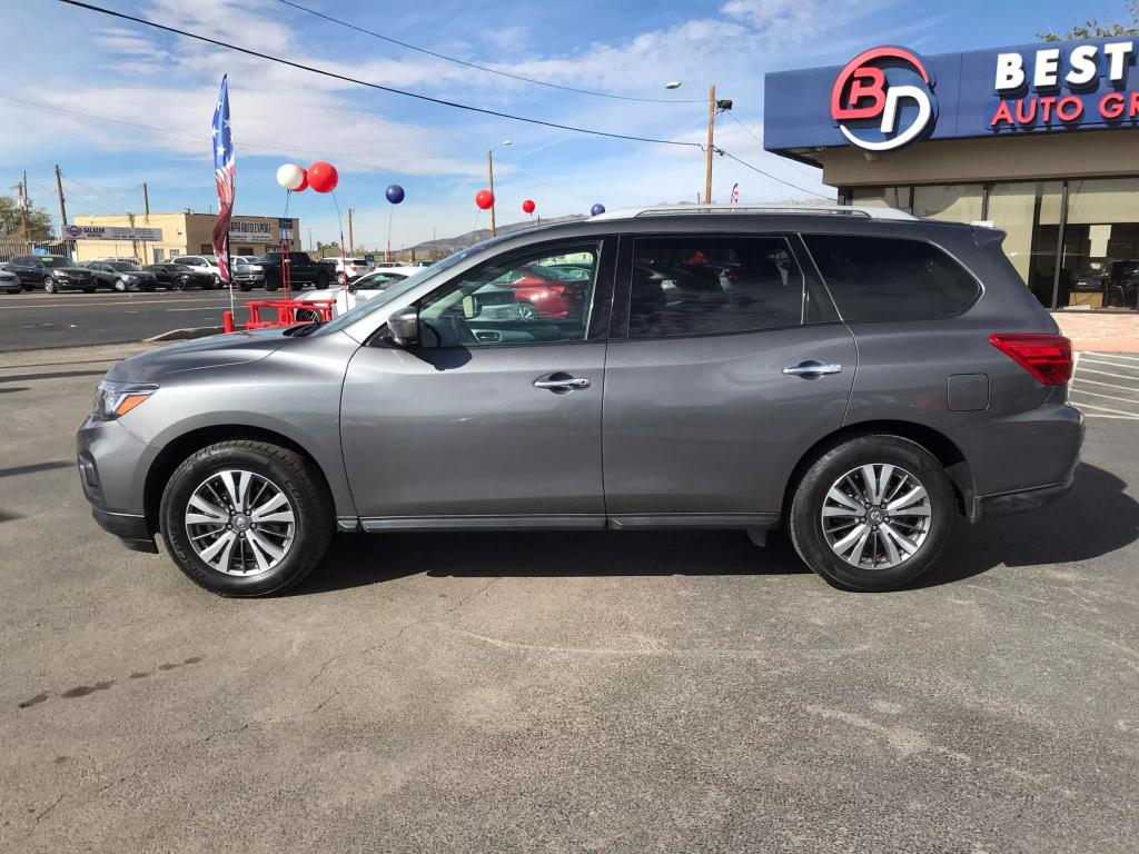 2019 Nissan Pathfinder SL photo 2