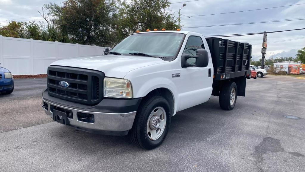 2006 Ford F-350 Super Duty Chassis Cab null photo 3