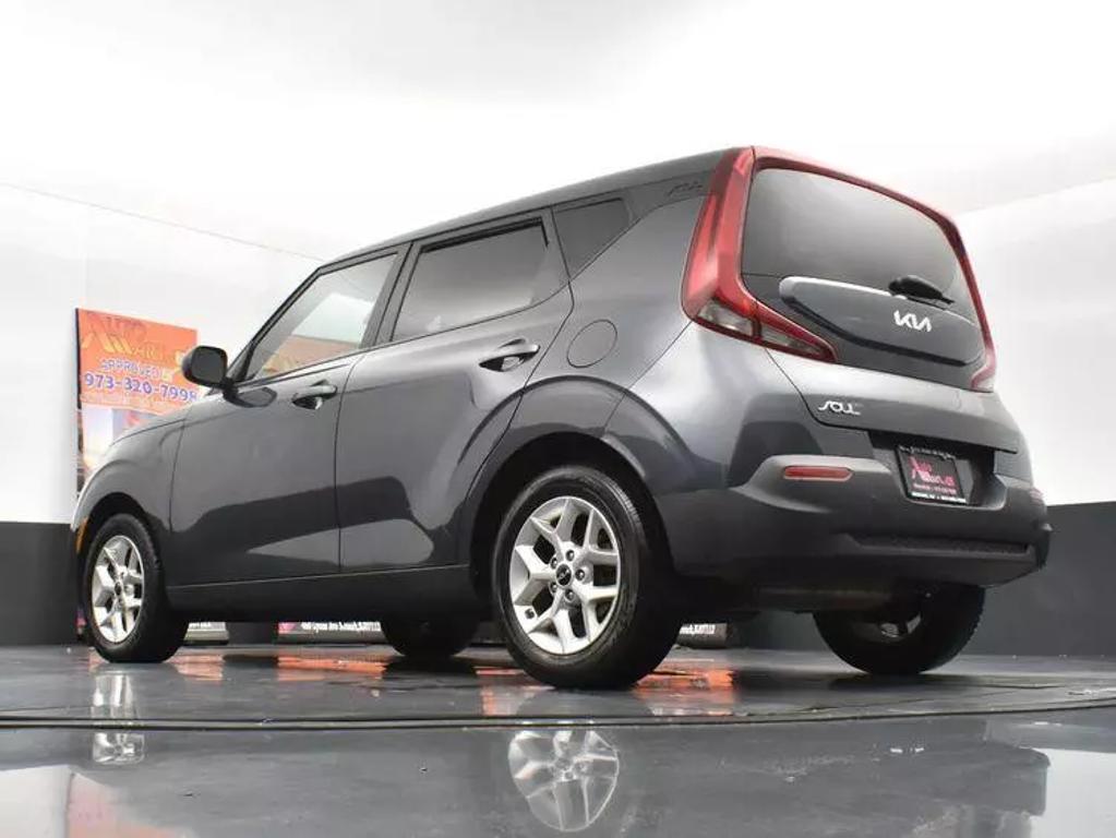 2022 Kia Soul LX photo 12