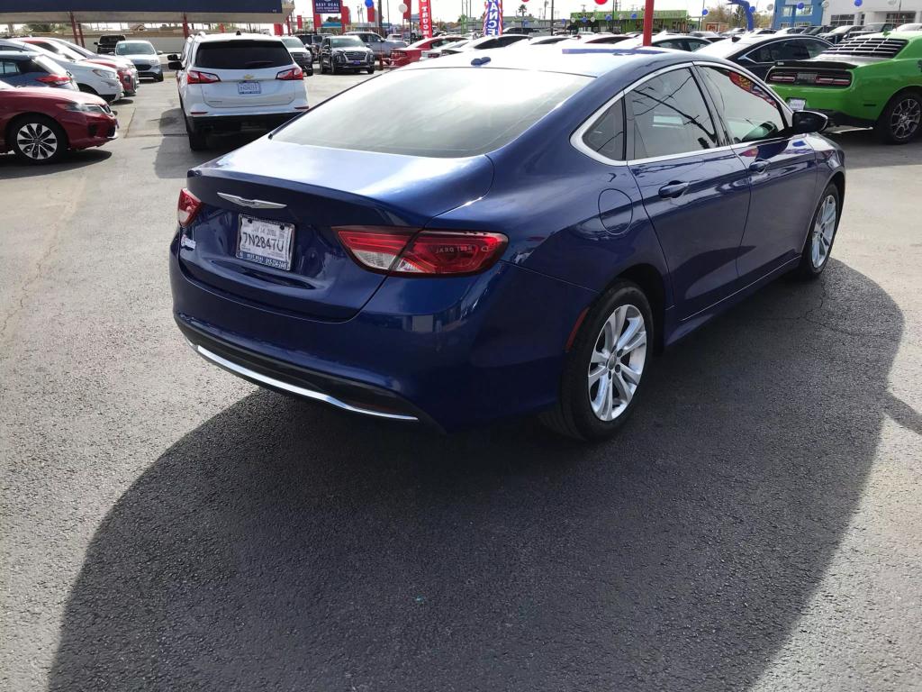 2016 Chrysler 200 Limited photo 5