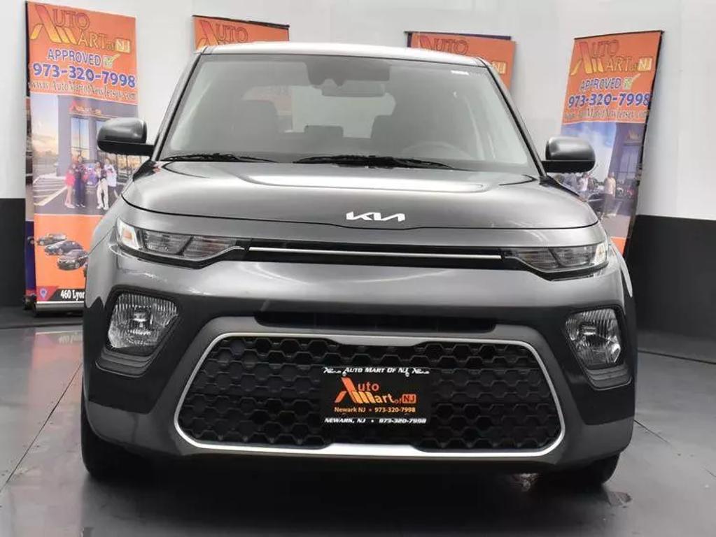 2022 Kia Soul LX photo 3