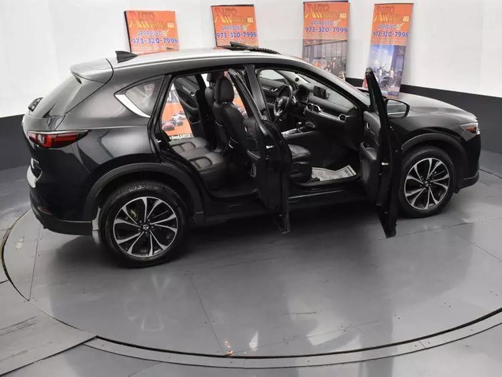 2023 Mazda CX-5 S Premium package photo 6