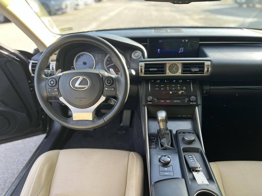 2014 Lexus IS 250 photo 18