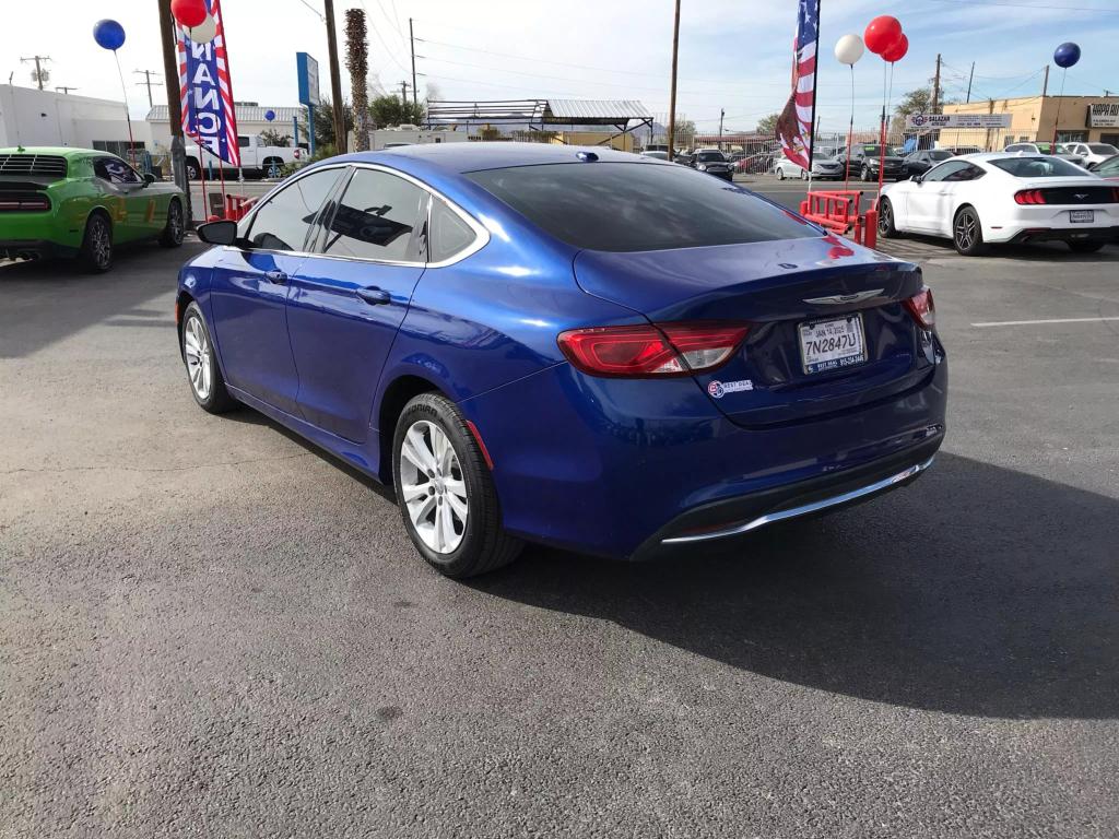 2016 Chrysler 200 Limited photo 3