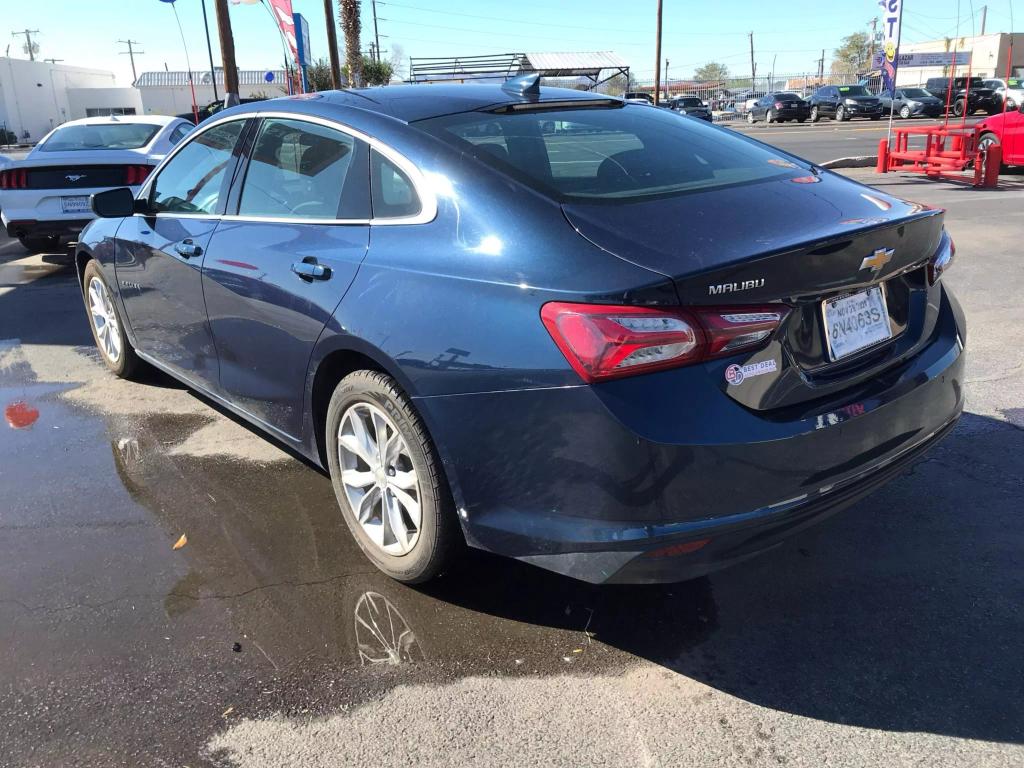 2021 Chevrolet Malibu 1LT photo 3