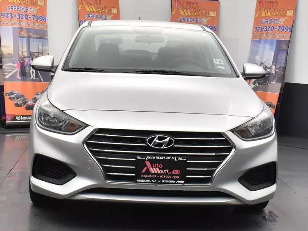 2021 Hyundai Accent SE photo 3