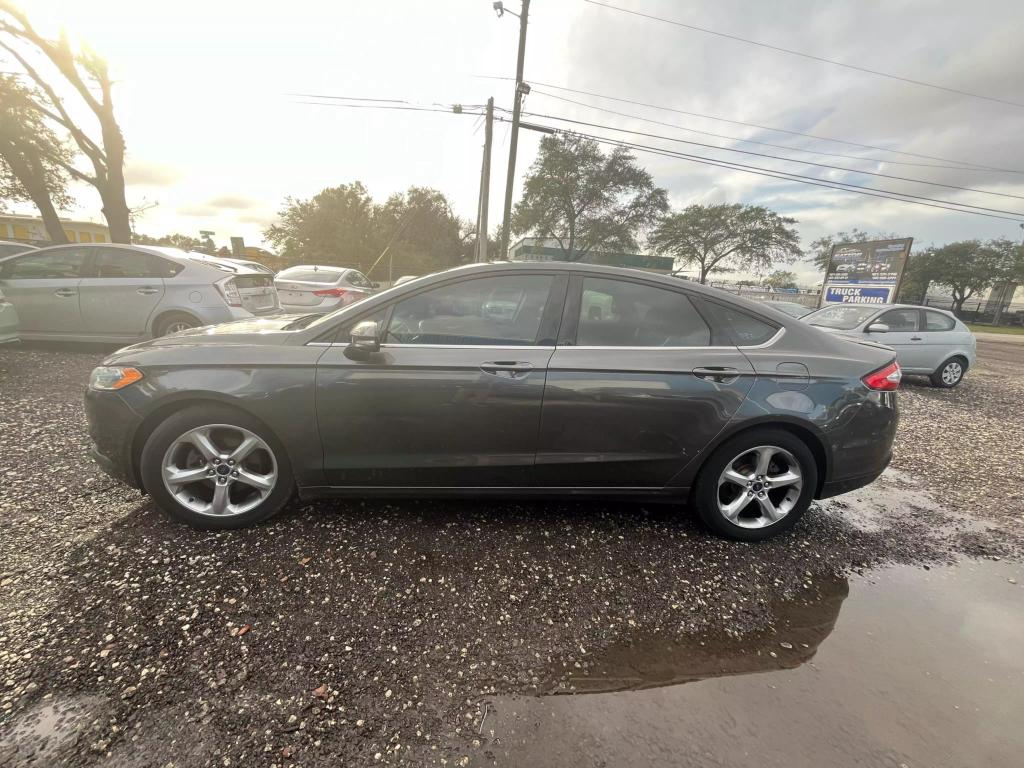 2016 Ford Fusion SE photo 10