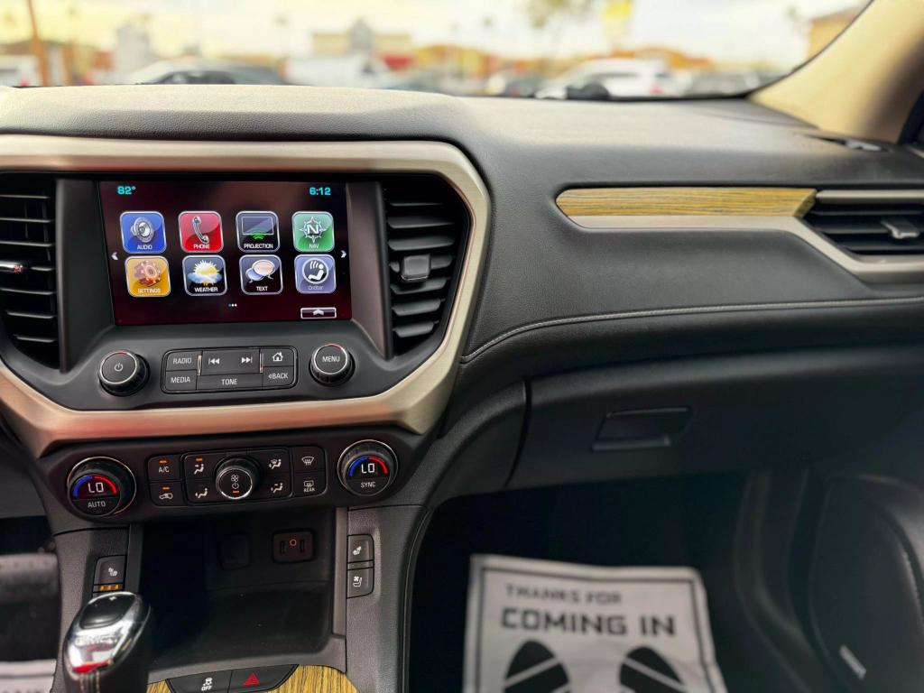 2019 GMC Acadia Denali photo 6