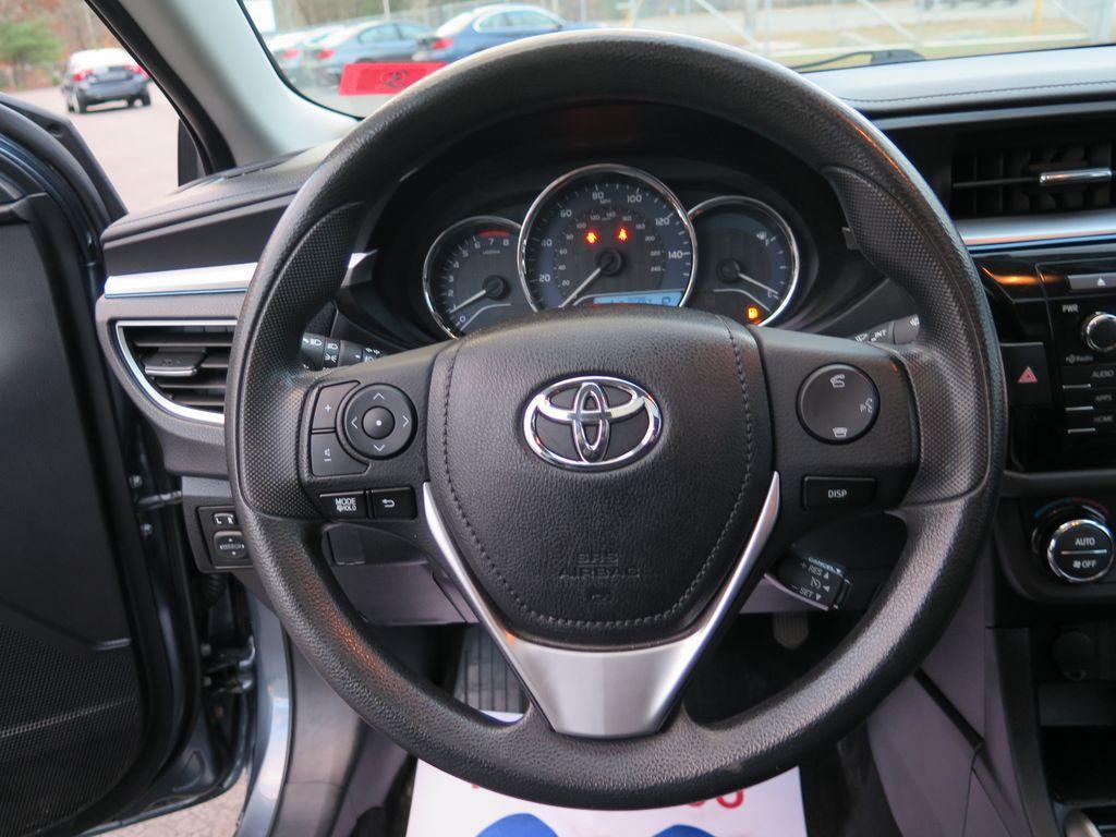 2015 Toyota Corolla LE Premium photo 21