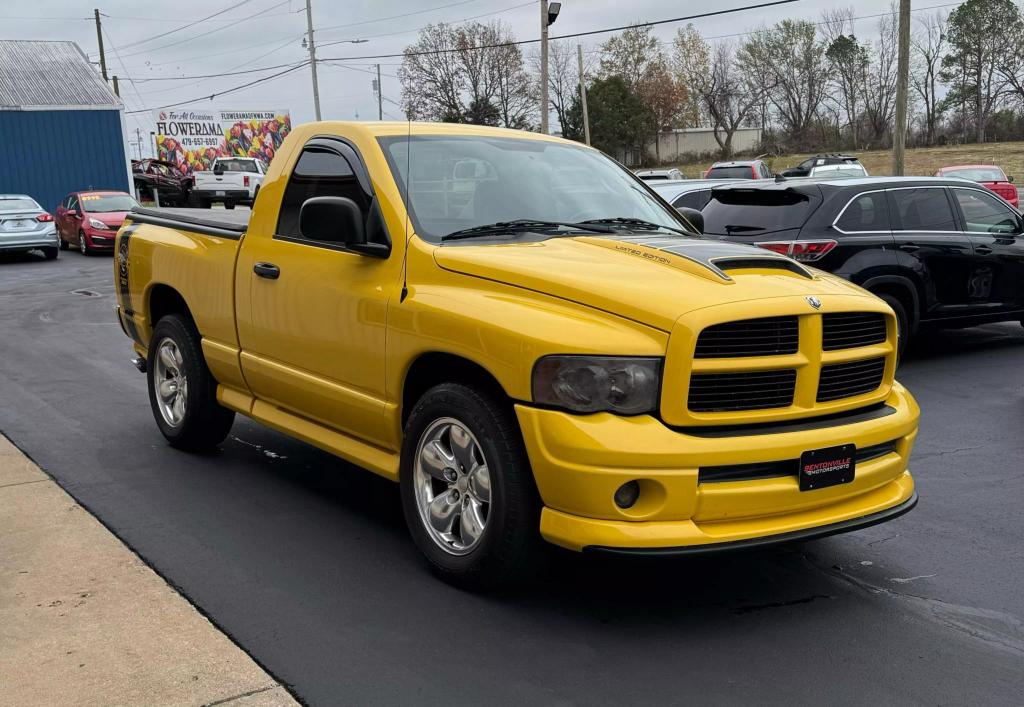 2004 Dodge Ram 1500 Pickup Laramie photo 3