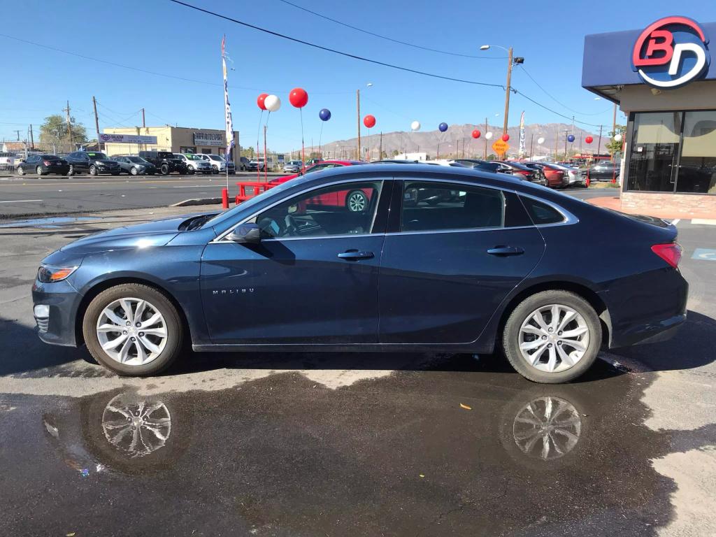 2021 Chevrolet Malibu 1LT photo 2