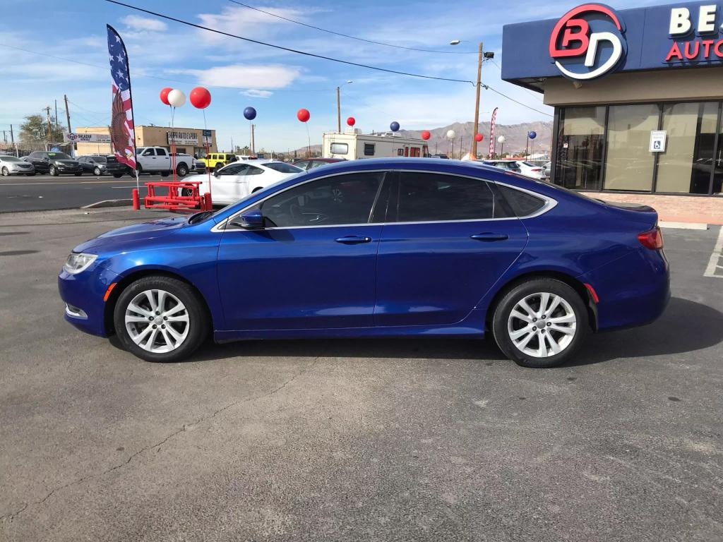 2016 Chrysler 200 Limited photo 2