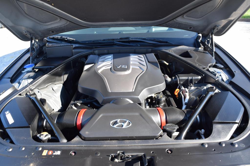 2015 Hyundai Genesis Base photo 22