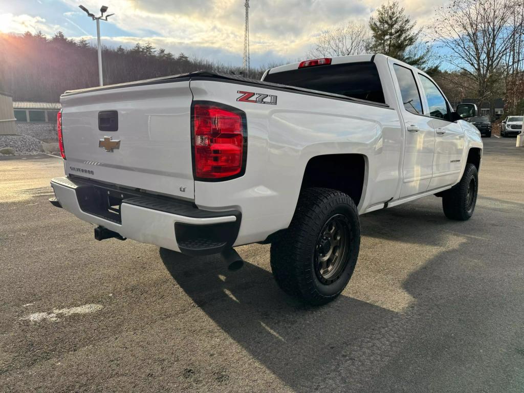 2018 Chevrolet Silverado 1500 LT photo 9