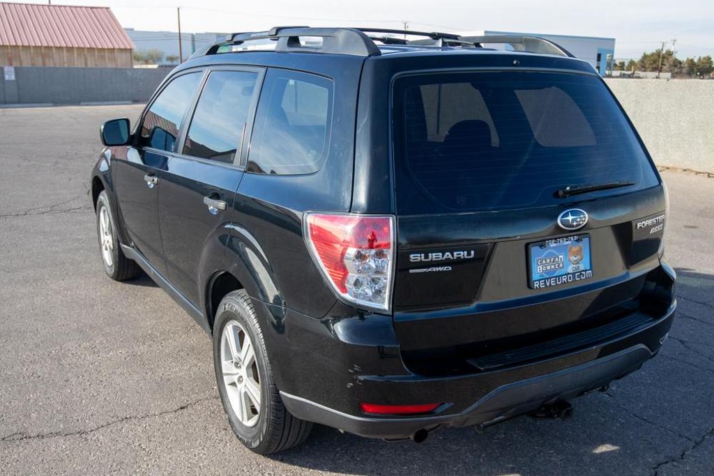 2010 Subaru Forester X photo 3