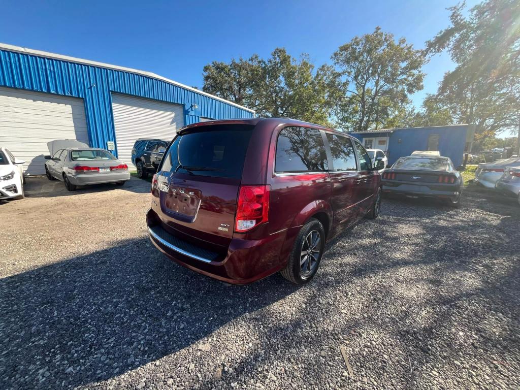 2017 Dodge Grand Caravan SXT photo 6