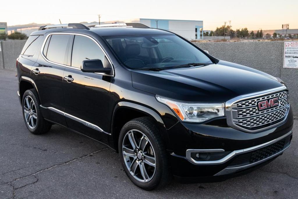 2018 GMC Acadia Denali photo 7