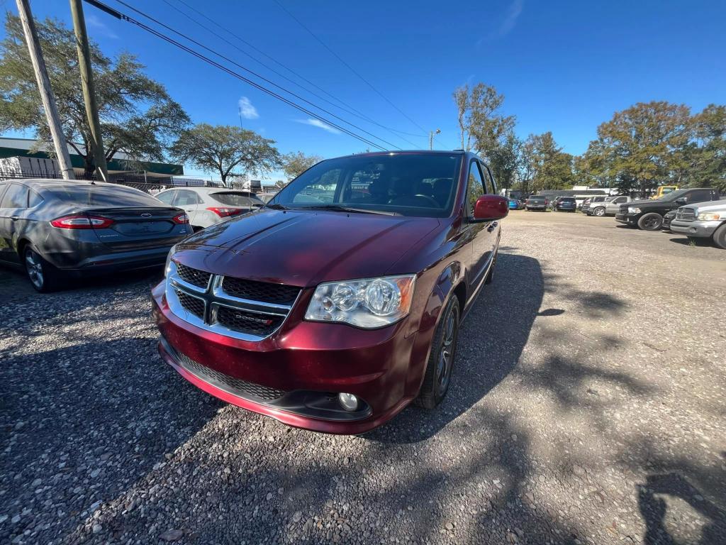 2017 Dodge Grand Caravan SXT photo 2