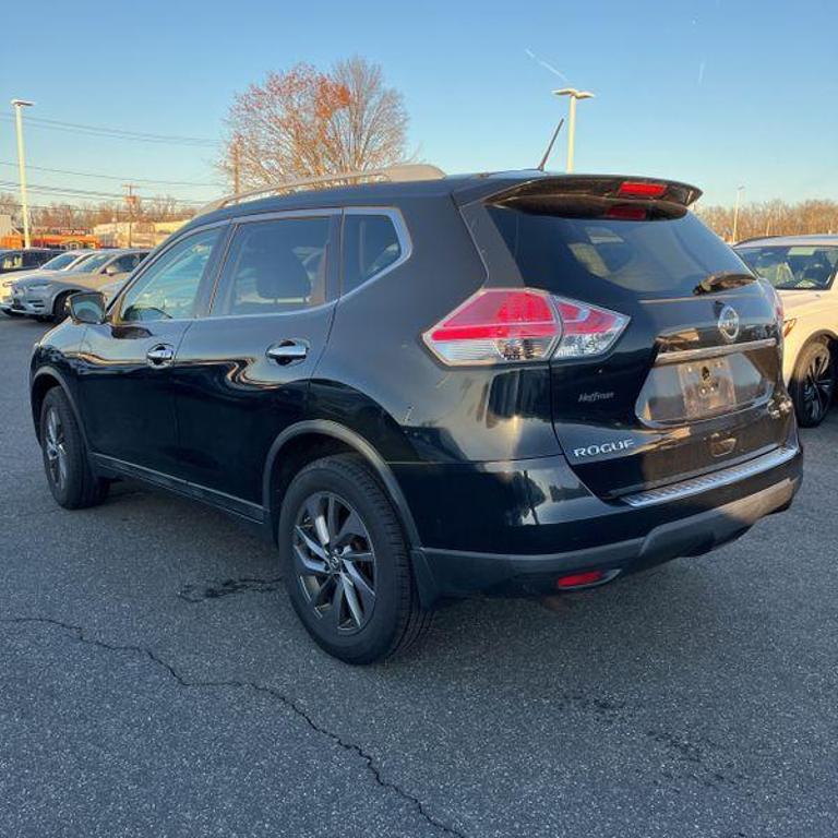 2016 Nissan Rogue SL photo 2